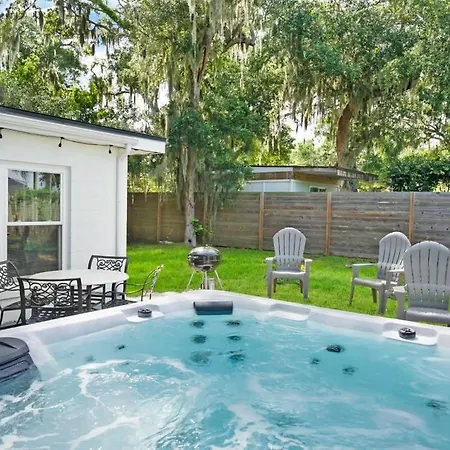 Rave Reviews For Waterway Views Spa Comfy Beds Bring Your Boat